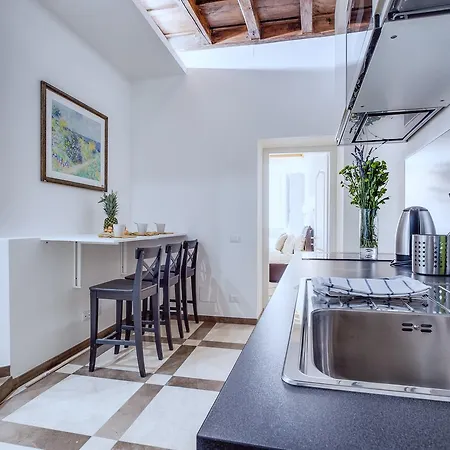 Apartament Flats Via Delle Muratte 2mins To Trevi Fountain *
